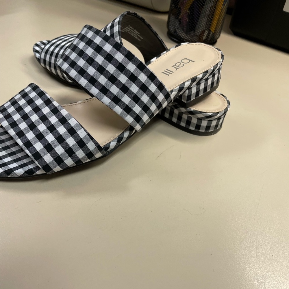 Beautiful sandals,  perfect for summer!!!too big on me,